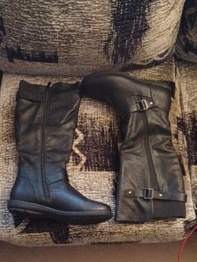 4/$80 New Dream Pairs Long Black Buckle Riding Boots - Size US8
